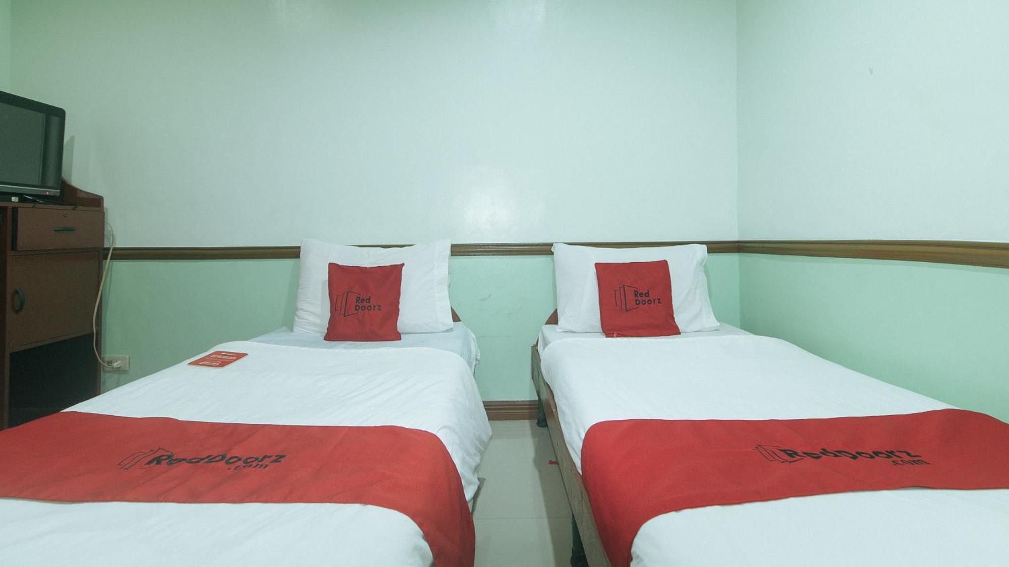 Reddoorz At Maanyag Pension House Mandaue Cebu Dış mekan fotoğraf